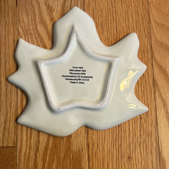 Hallmark Autumn Acorns Stacking Bowls, Set of 3- Free gift with purchase! - Picture 6 of 6